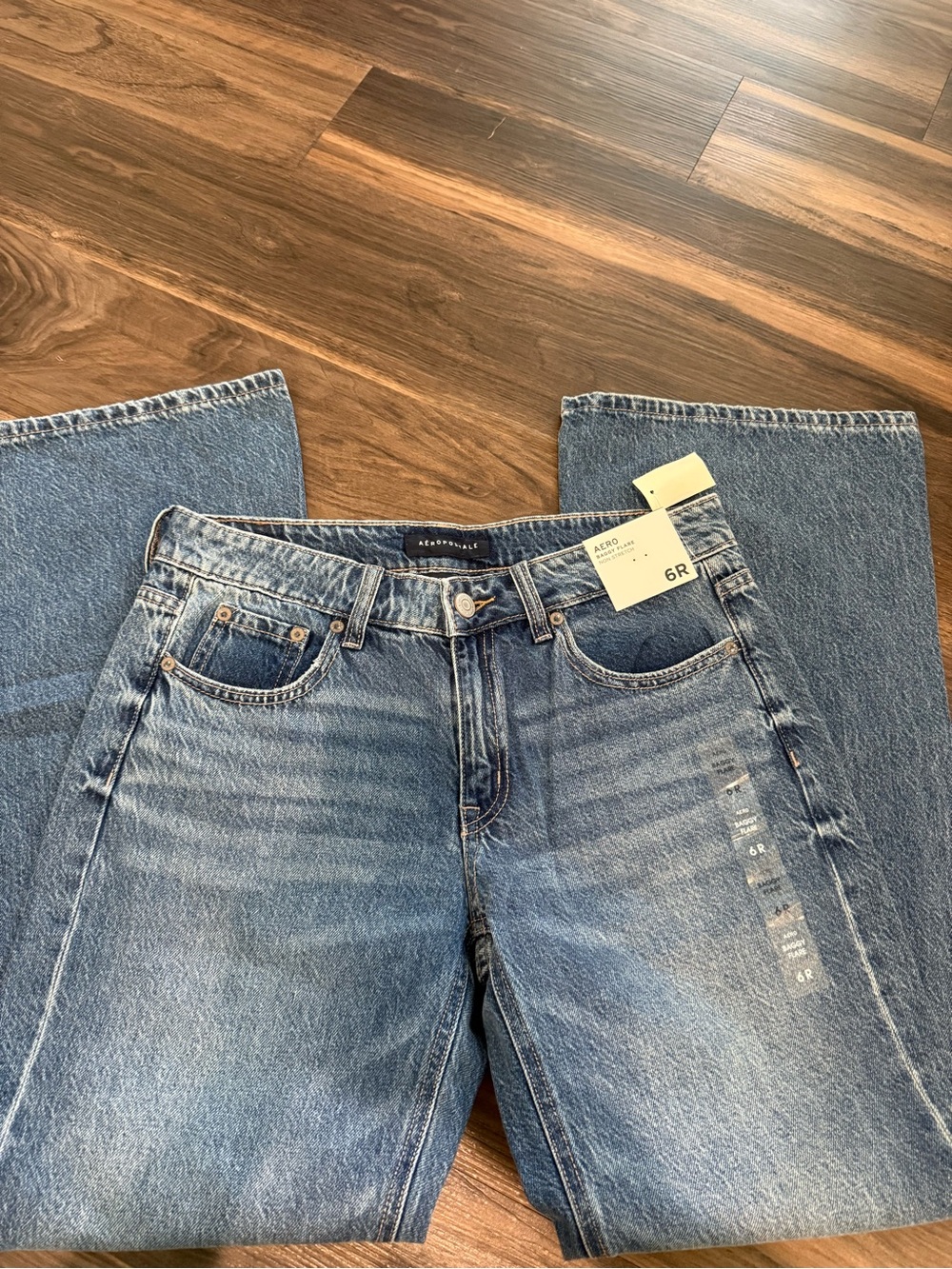 Aeropostale Women's Light Blue Straight Leg Jeans